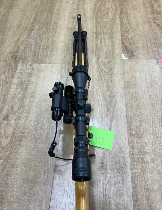 Carabine à verrou Toz 78 cal.22LR + lunette 3-9x40 + bipied + laser + lampe